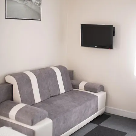 Plaza בית אירוח וובה