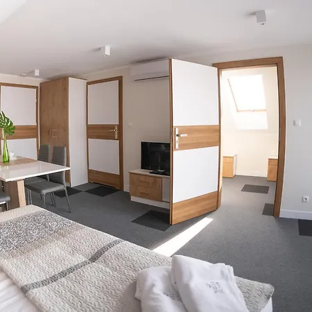 Plaza בית אירוח וובה