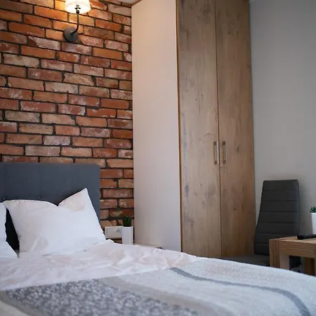 בית אירוח Plaza *